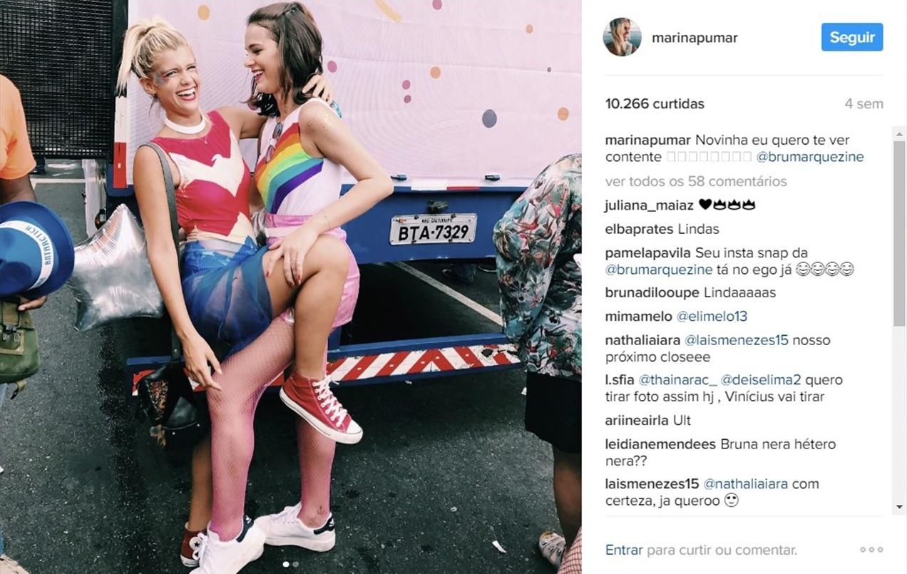 Marina Pumar com Bruna Marquezine no Bloco da Favorita no Carnaval 2017 - Reprodução/Instagram/marinapumar