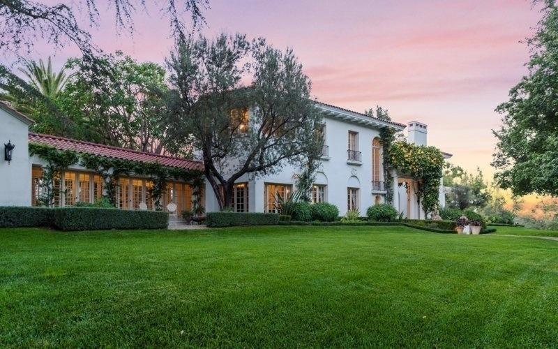 Angelina Jolie comprou mansão que foi do cineasta Cecil B. DeMille - Reprodução/Hilton&Hyland