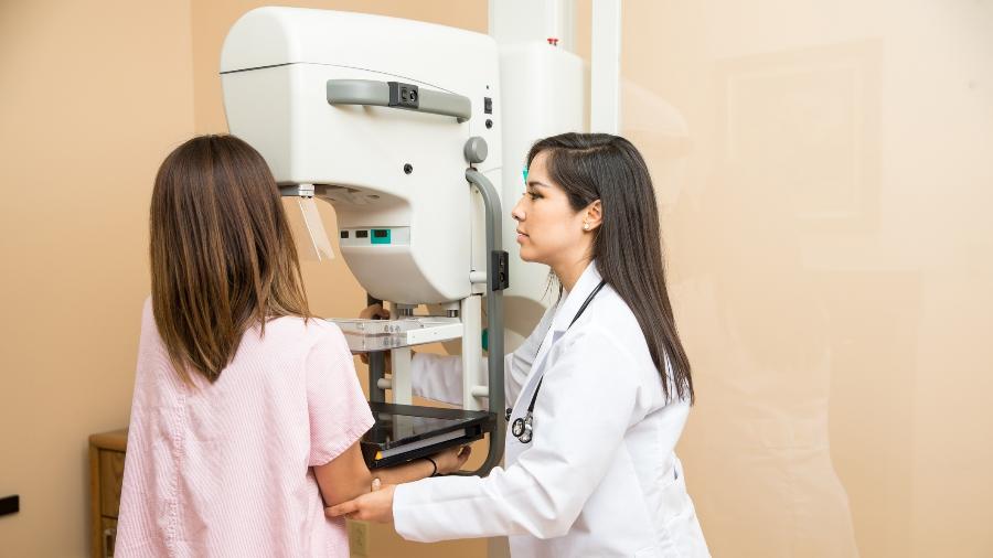 A mamografia é o exame indicado para diagnosticar precocemente o câncer de mama - Getty Images