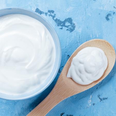Iogurte natural integral x iogurte grego: qual tem mais benefícios à saúde?  - 25/02/2021 - UOL VivaBem