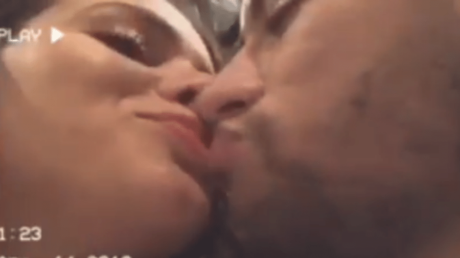 Bruna Marquezine e Neymar trocam beijos - Reprodução/Instagram