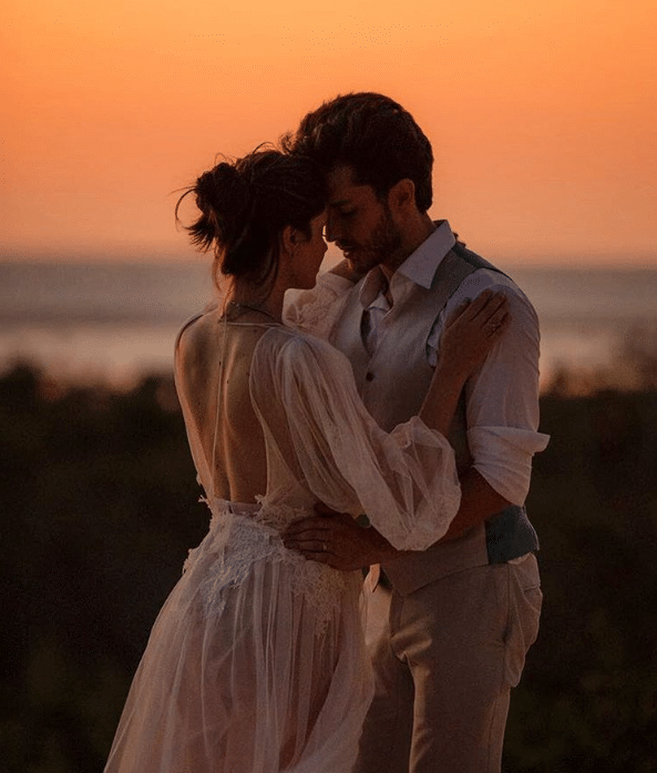 Camila Queiroz e Klebber Toledo: Veja fotos do ensaio pré-wedding do casal - Reprodução/Instagram