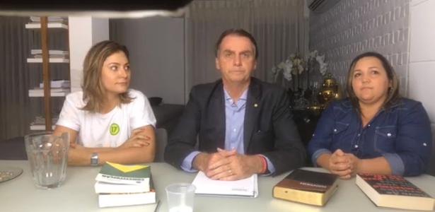 Michelle, Jair Bolsonaro e a intérprete de libras Angela - Reprodução/Facebook/Jair Bolsonaro