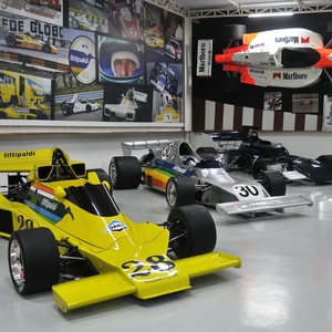 Carros icônicos de Fittipaldi vão parar em Portugal após brigas na Justiça