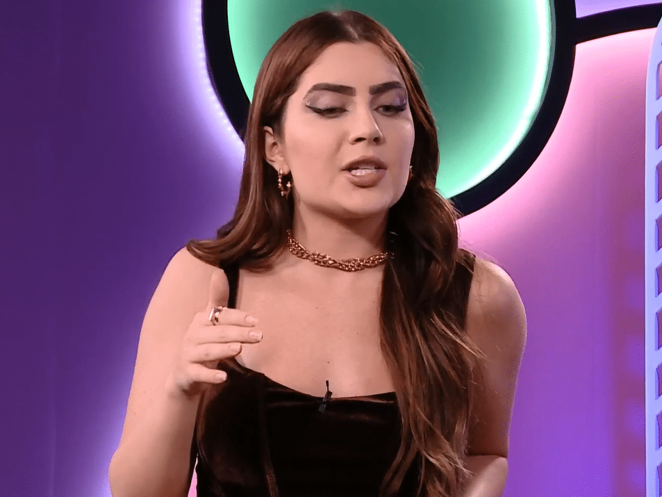 Jade explica independência financeira aos 13 anos: 'Trabalhos de modelo'