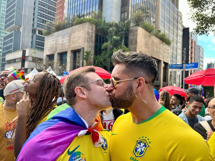 O casal Henrique Cherichella, 34, especialista em diversidade e inclusão, e Thiago Sartorato, 34 O casal Henrique Cherichella, 34, especialista em diversidade e inclusão, e Thiago Sartorato, 34