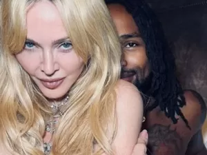Madonna posa topless em ensaio e celebra 'diversão quente'; confira 