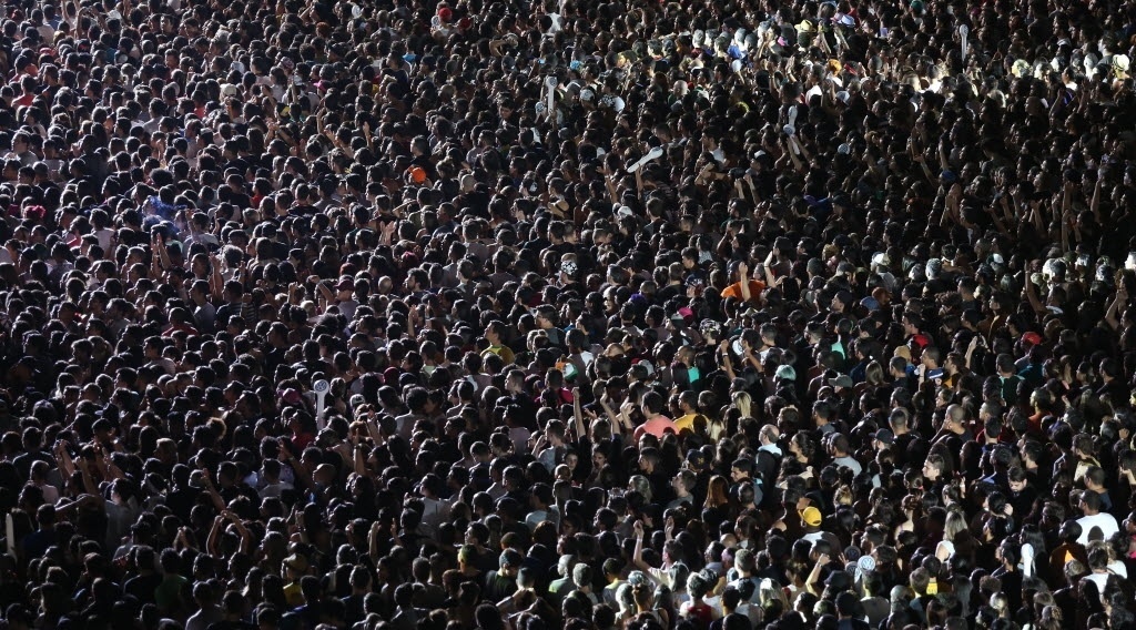 26.set.2015 - Público lota o palco Mundo para o show de Rihanna - Marco Antonio Teixeira/UOL