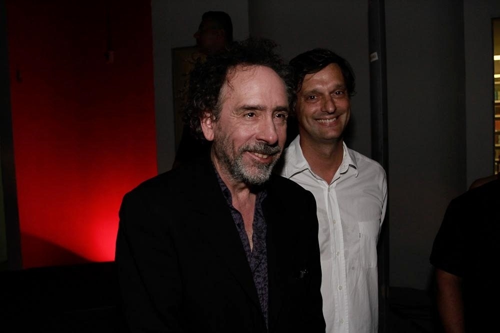 10.fev.2016 - O norte-americano Tim Burton, autor de filmes como "Os Fantasmas se Divertem" (1988), "Edward Mãos de Tesoura" (1990) e "A Fantástica Fábrica de Chocolate" (2005), na exposição em sua homenagem no MIS (Museu da Imagem e do Som), em São Paulo - Cláudio Augusto/Brazil News