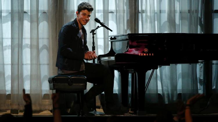 22.mai.2016 - Shawn Mendes toca "Stitches" durante cerimônia do Billboard Awards, em Las Vegas - Mario Anzuoni/Reuters - Mario Anzuoni/Reuters