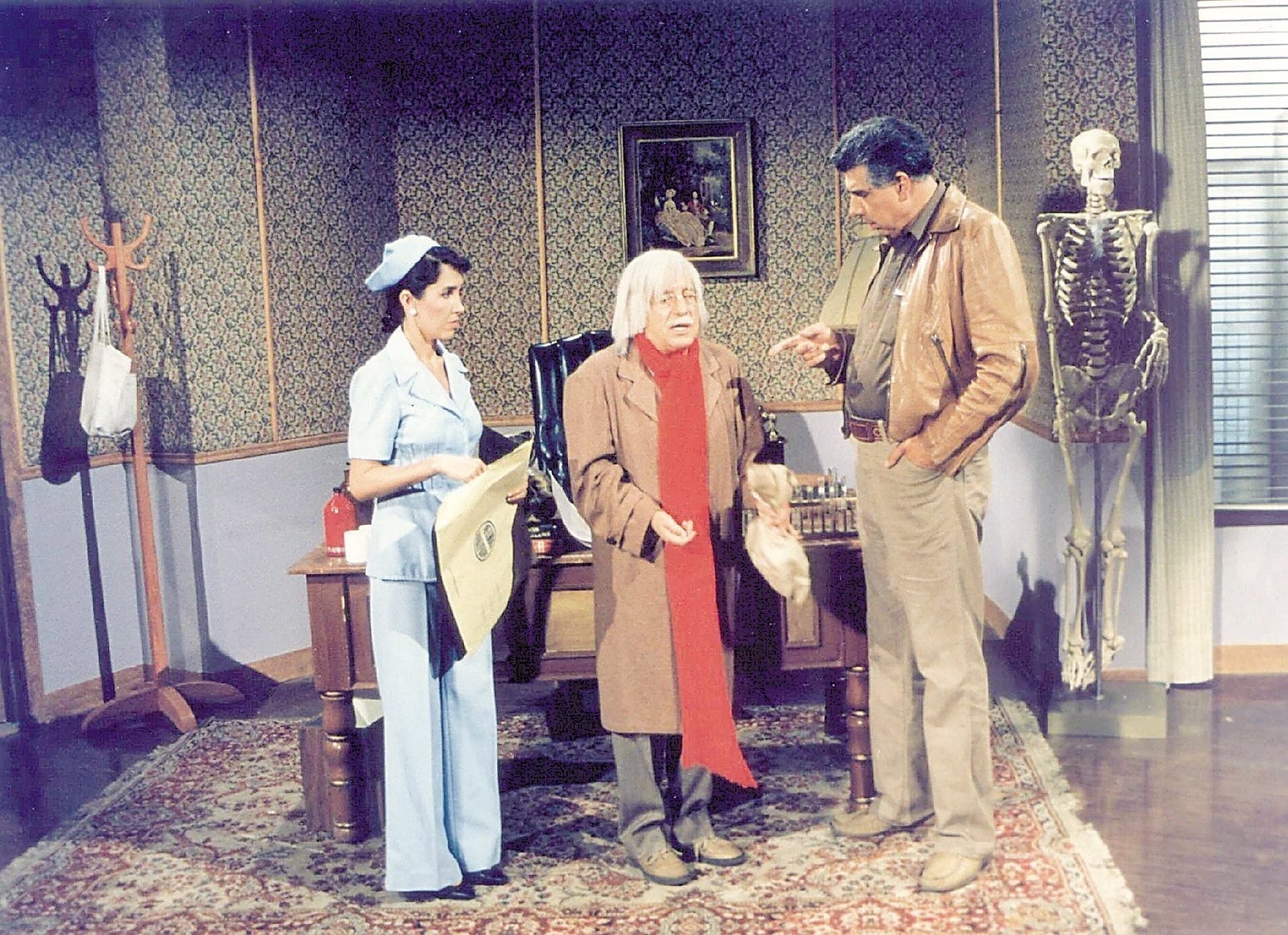 Florinda Meza, Roberto Bolanos e Ruben Aguirre em cena da série "Clube do Chaves" - Divulgação