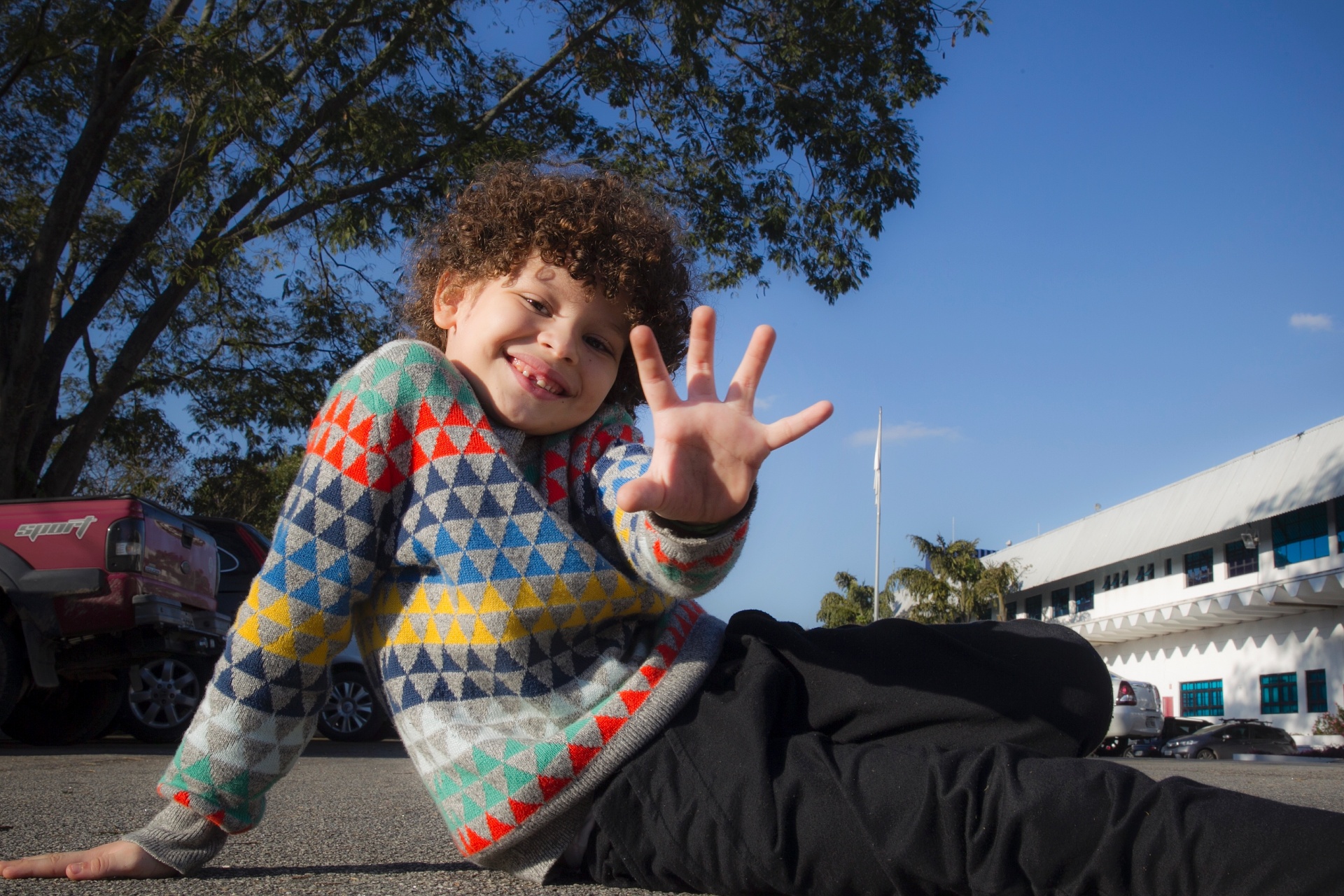Issac do Vine, 7 anos, semialfabetizado e um livro no currículo - Lucas Lima/UOL