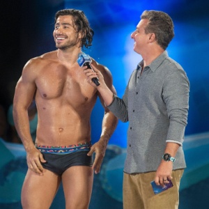 Mariano e o apresentador Luciano Huck no quadro "Saltibum" - Mauricio Fidalgo/TV Globo - Mauricio Fidalgo/TV Globo