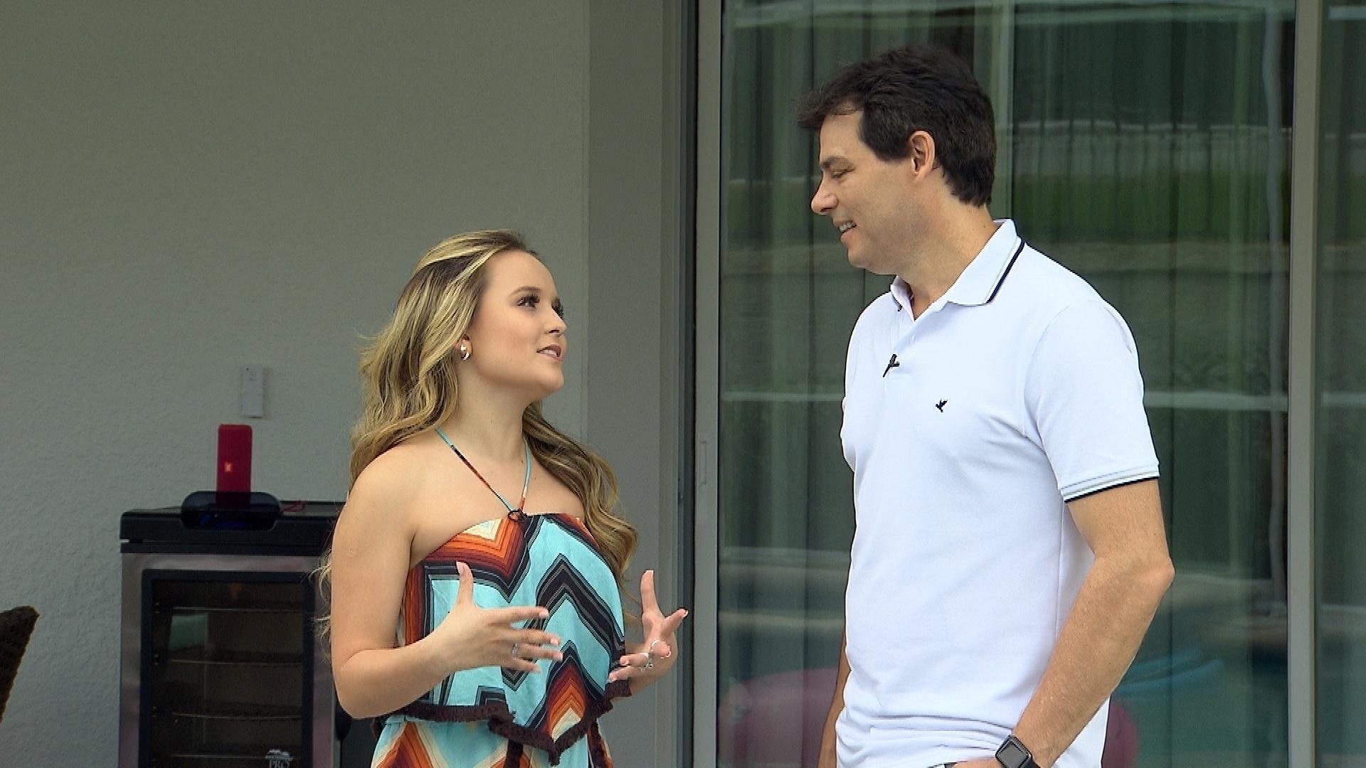 Celso Portiolli viaja aos Estados Unidos para entrevistar Larissa Manoela, que tem uma casa de oito cômodos em Orlando - Divulgação/SBT