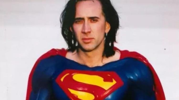 Nicolas Cage (ou seria Loki?) trajado como Superman - Reprodução - Reprodução