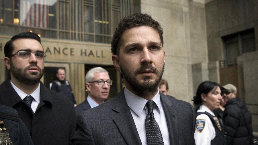 Shia LaBeouf saindo de tribunal da justiça em Nova York, em 2015 - REUTERS/Brendan McDermid