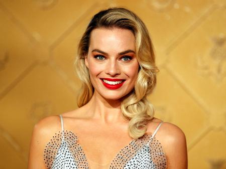 A atriz Margot Robbie promove o filme "Duas Rainhas" em Londres - Reuters
