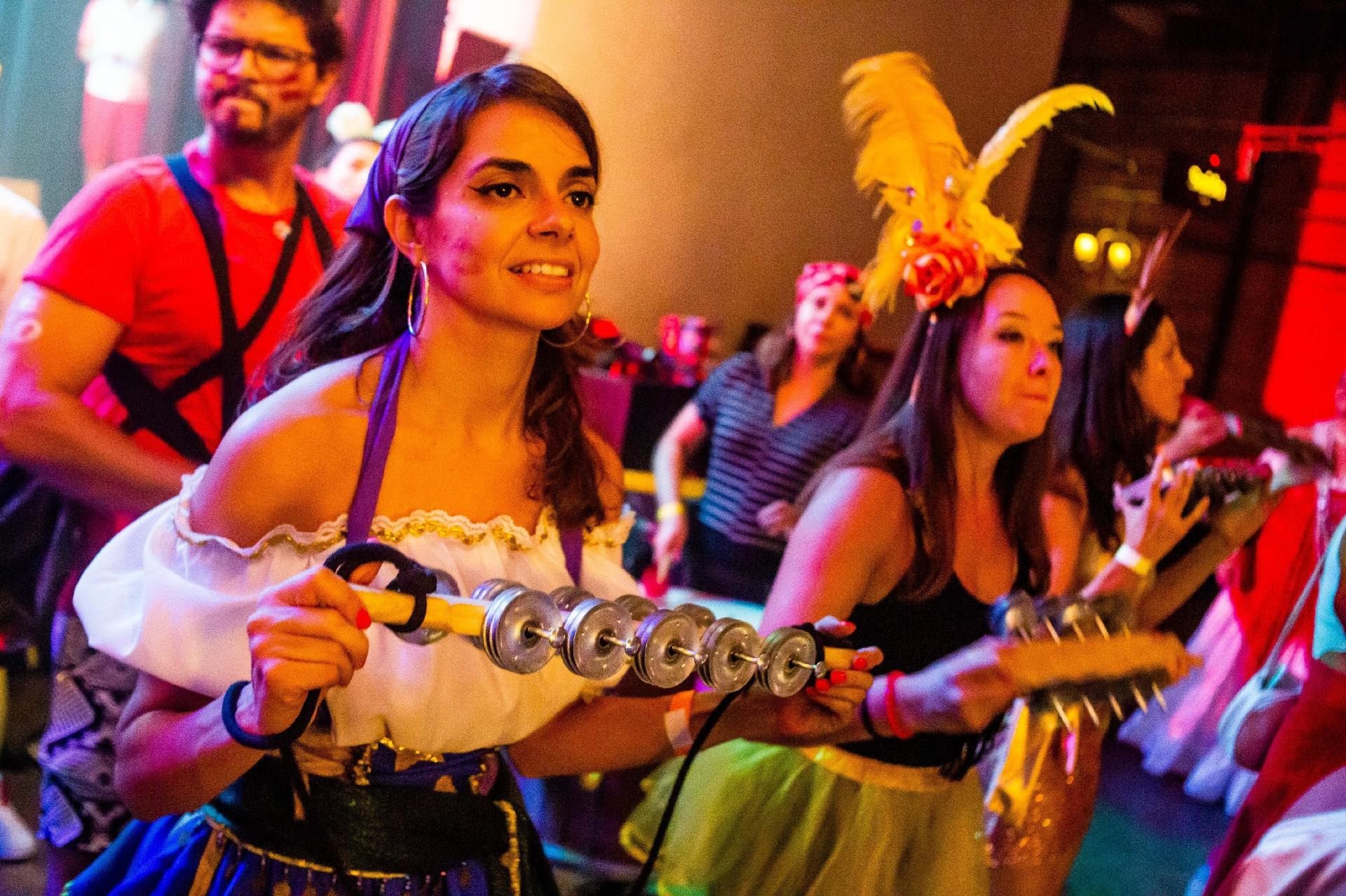 Blocos agitam foliões na Casa Natura Musical, em São Paulo - Edson Lopes Jr./UOL