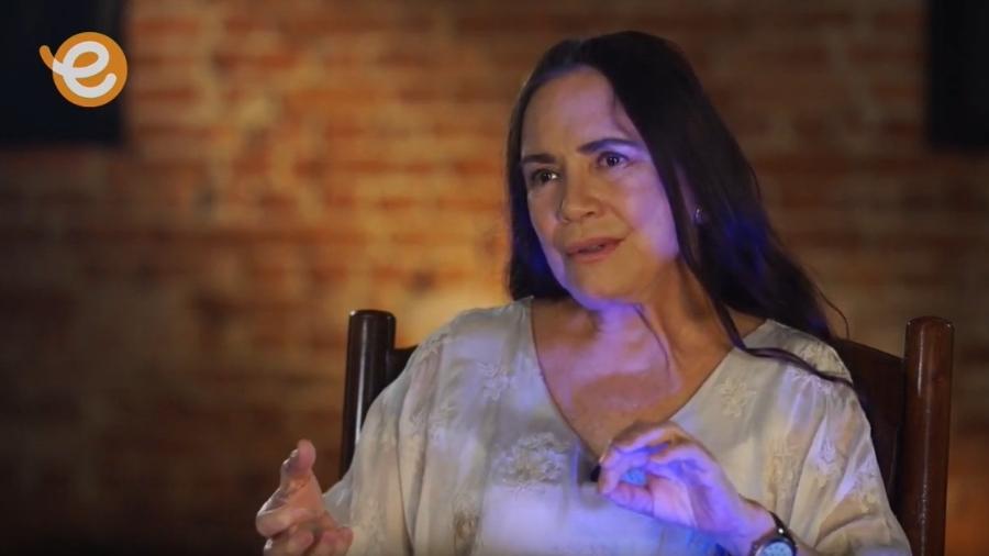 Regina Duarte dá entrevista a Carlos Vereza no programa "Plano Sequência" da TV Escola - Reprodução 