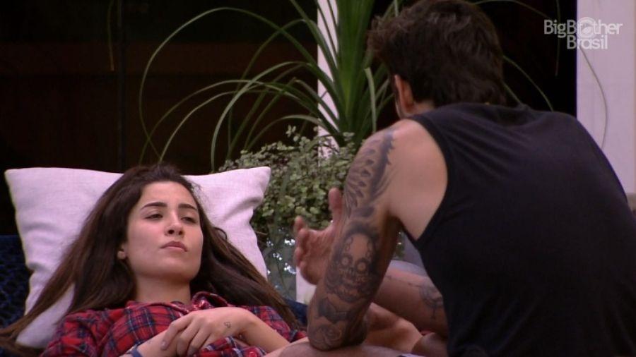BBB 20: Bianca e Guilherme conversam - Reprodução/Globoplay