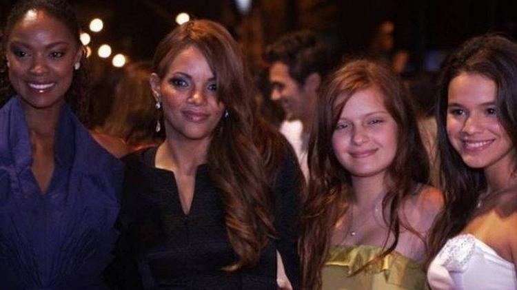 Flordelis ao lado de Bruna Marquezine no lançamento do filme - Reprodução/Reprodução - Reprodução/Reprodução