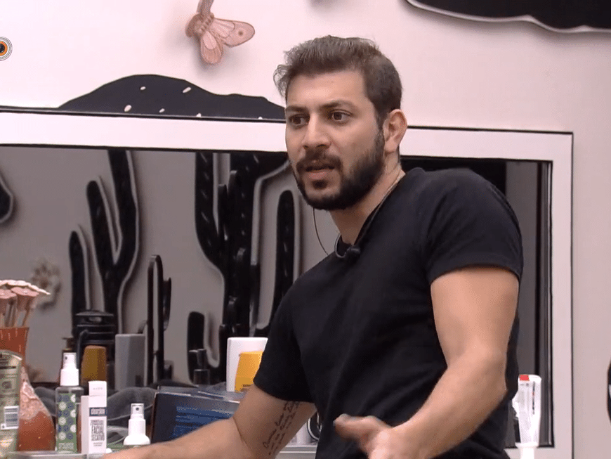 'BBB 21': Fãs racham com ADMs de Rodolffo, pressionam e pedem saída de Caio