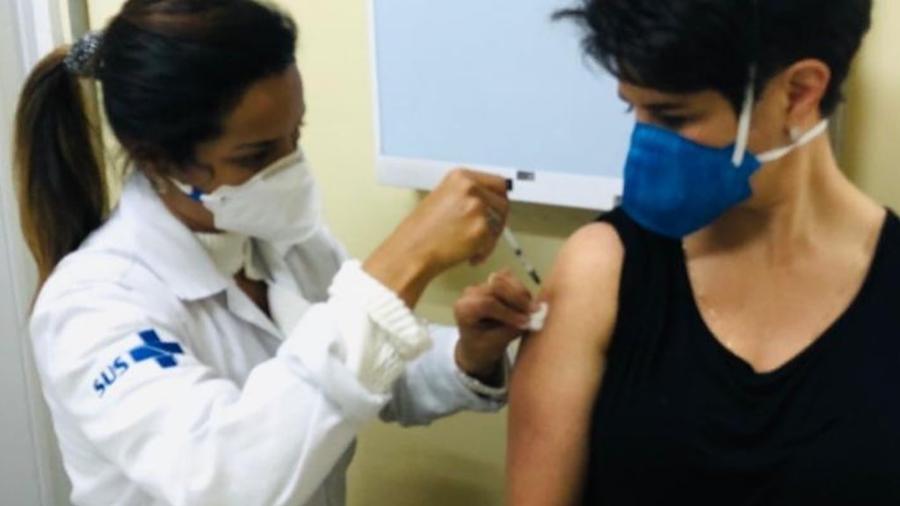 Mariana Godoy é vacinada contra a covid-19  - Reprodução/Instagram 