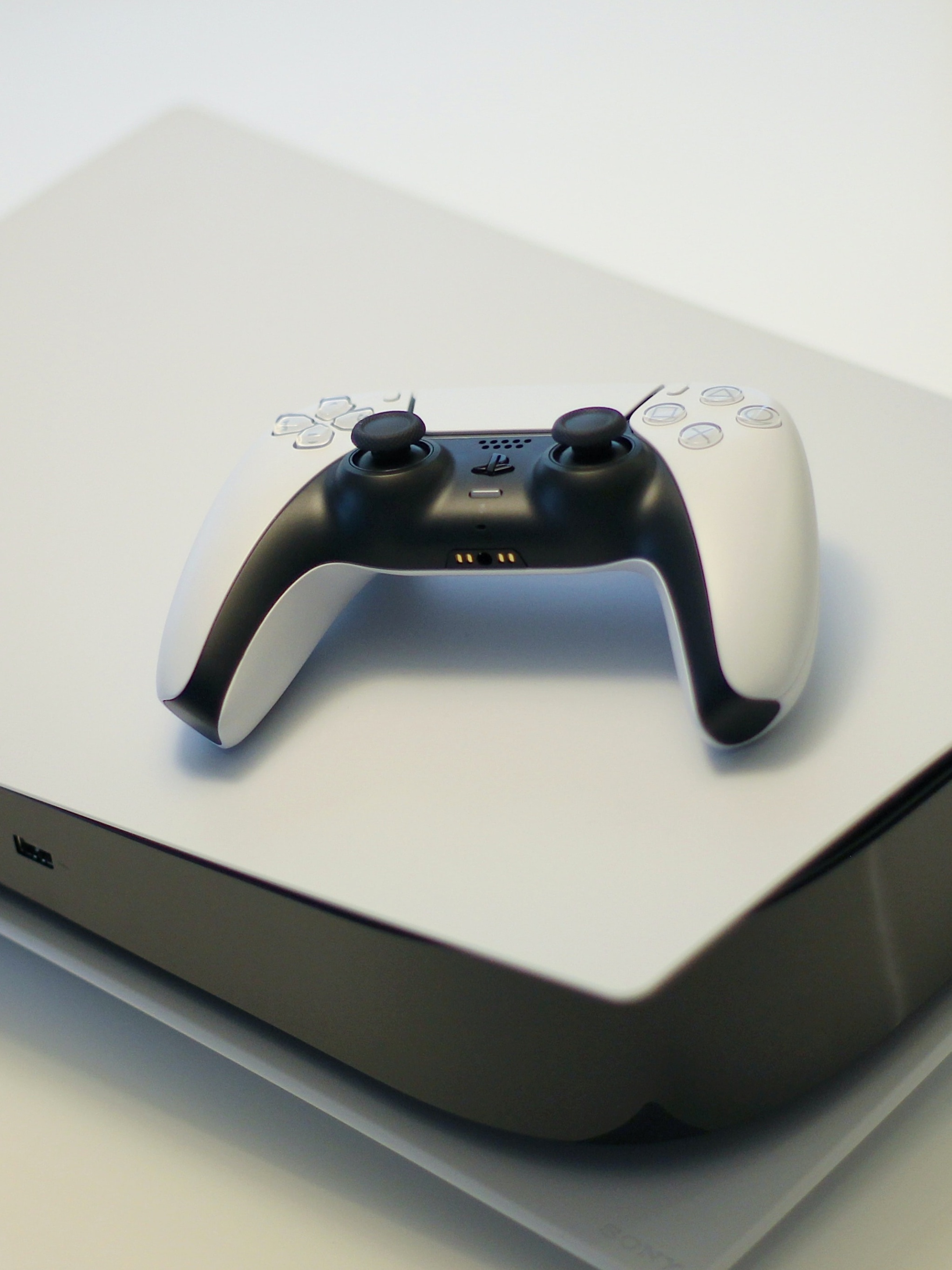 Preços, datas, jogos: o que se sabe sobre o duelo entre Playstation 5 e Xbox  - Folha PE