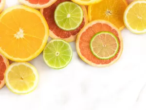 Tomar suplemento de vitamina C combate a gripe? Médico explica