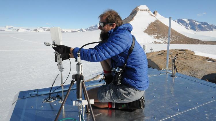 Para os trabalhos de campo, fora da estação, os cientistas precisam levar as refeições planejadas já congeladas - Divulgação/International Polar Foundation - Divulgação/International Polar Foundation