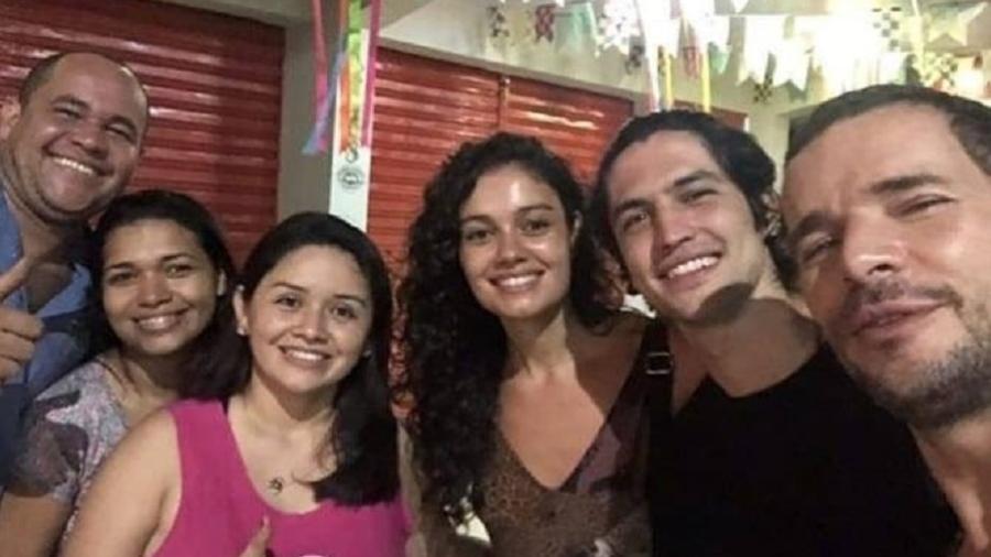 Sophie Charlotte, Gabriel Leone e Daniel de Oliveira tiraram fotos com fãs em Itacoatiara, no Amazonas - Reprodução/Twitter @manaus_pop