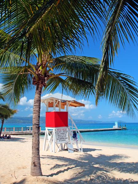 Doctor's Cave Beach, em Montego Bay, é uma das praias mais famosas da região - Getty Images/iStockphoto - Getty Images/iStockphoto