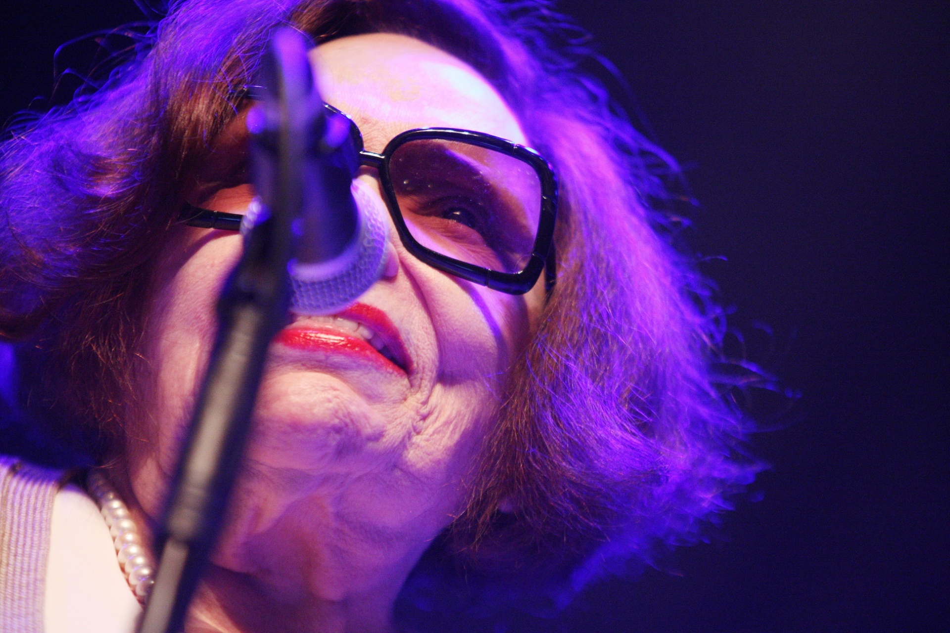 3.ago.2015 - Aos 93 anos, Bibi Ferreira reestreia o espetáculo "Bibi Ferreira Canta Repertório Sinatra" no Theatro Net São Paulo, entre 4 de agosto e 9 de setembro e de 22 de setembro a 7 de outubro - Reinaldo Canato/UOL