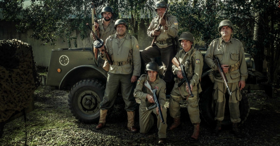 Cena das gravações do clipe de "F*ucking War", da banda Sephion, mostra atores como pelotão de pracinhas da força expedicionária brasileira da Segunda Guerra Mundial