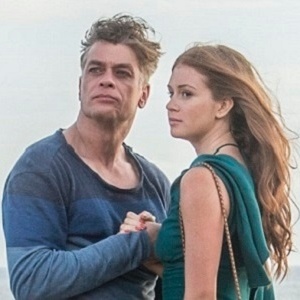 Para diretor do SBT, novelas precisam ter triângulo amoroso como o vivido por Eliza (Marina Ruy Barbosa) em "Totalmente Demais" - Fotos de divulgação/TV Globo - Fotos de divulgação/TV Globo