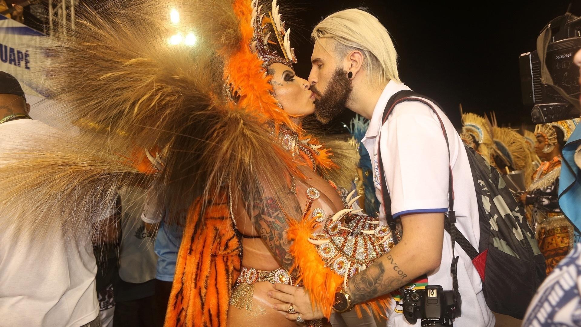 24.fev.2017 - Sabrina Boing Boing, diva da bateria da Acadêmicos do Tatuapé. A modelo volta ao Anhembi após dois anos e diz que ficará nua se a escola ganhar o Carnaval 2017 - Iwi Onodera/UOL