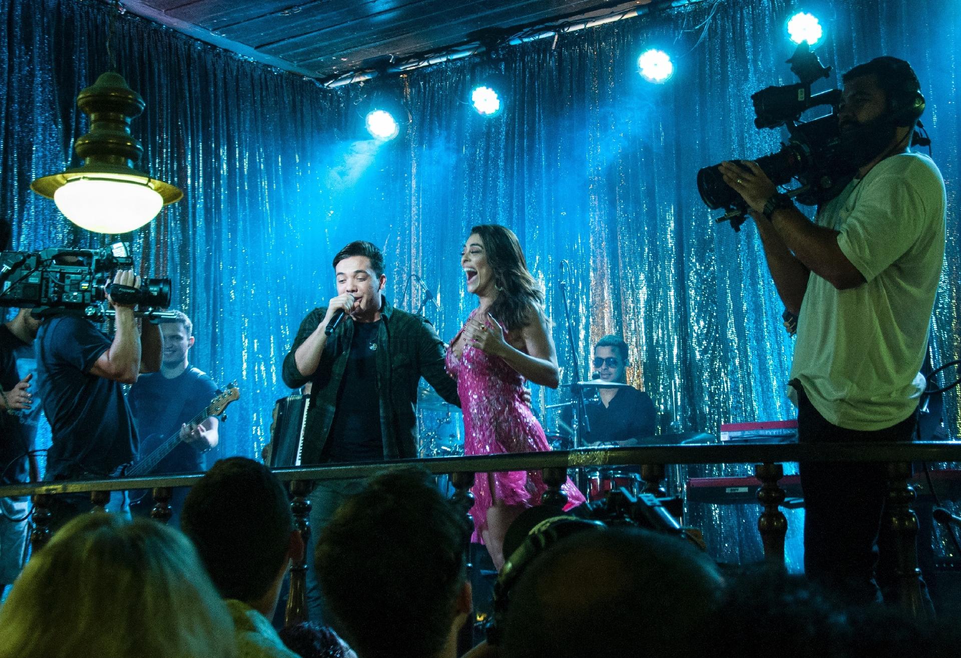 Wesley Safadão e Juliana Paes na gravação de "A Força do Querer", na Estudantina, no Rio - Estevam Avellar/TV Globo