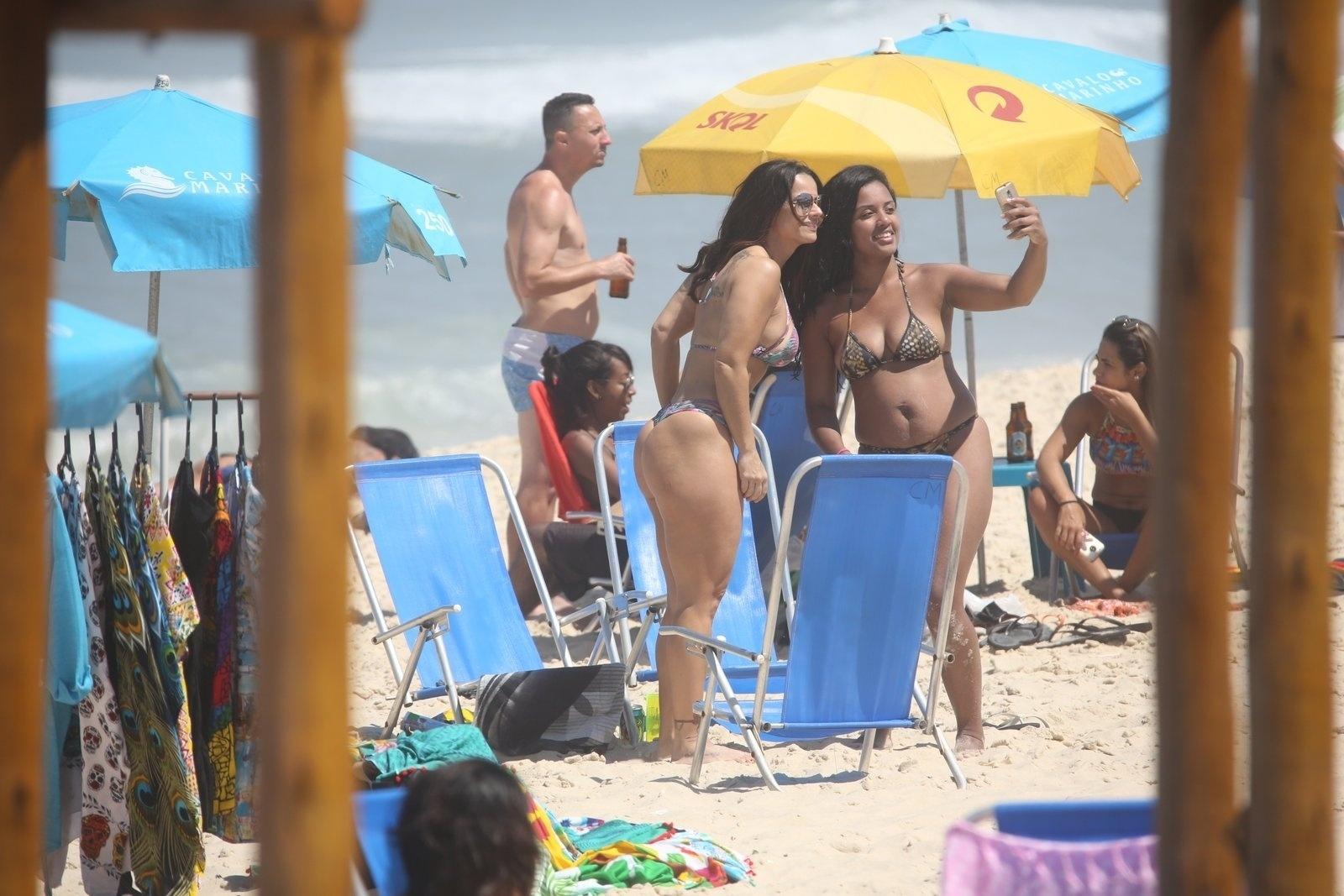 Viviane Araújo curte praia no Rio de Janeiro - AgNews