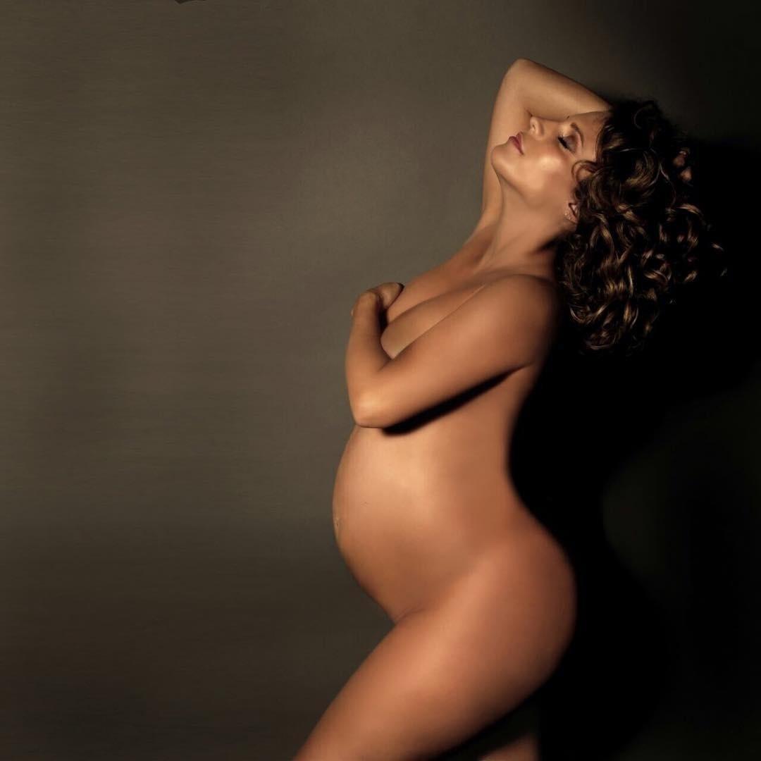 Maíra Charken, ex-apresentadora do "Vídeo Show", posa nua, grávida de Gael - Reprodução/InstagramMairaCharken