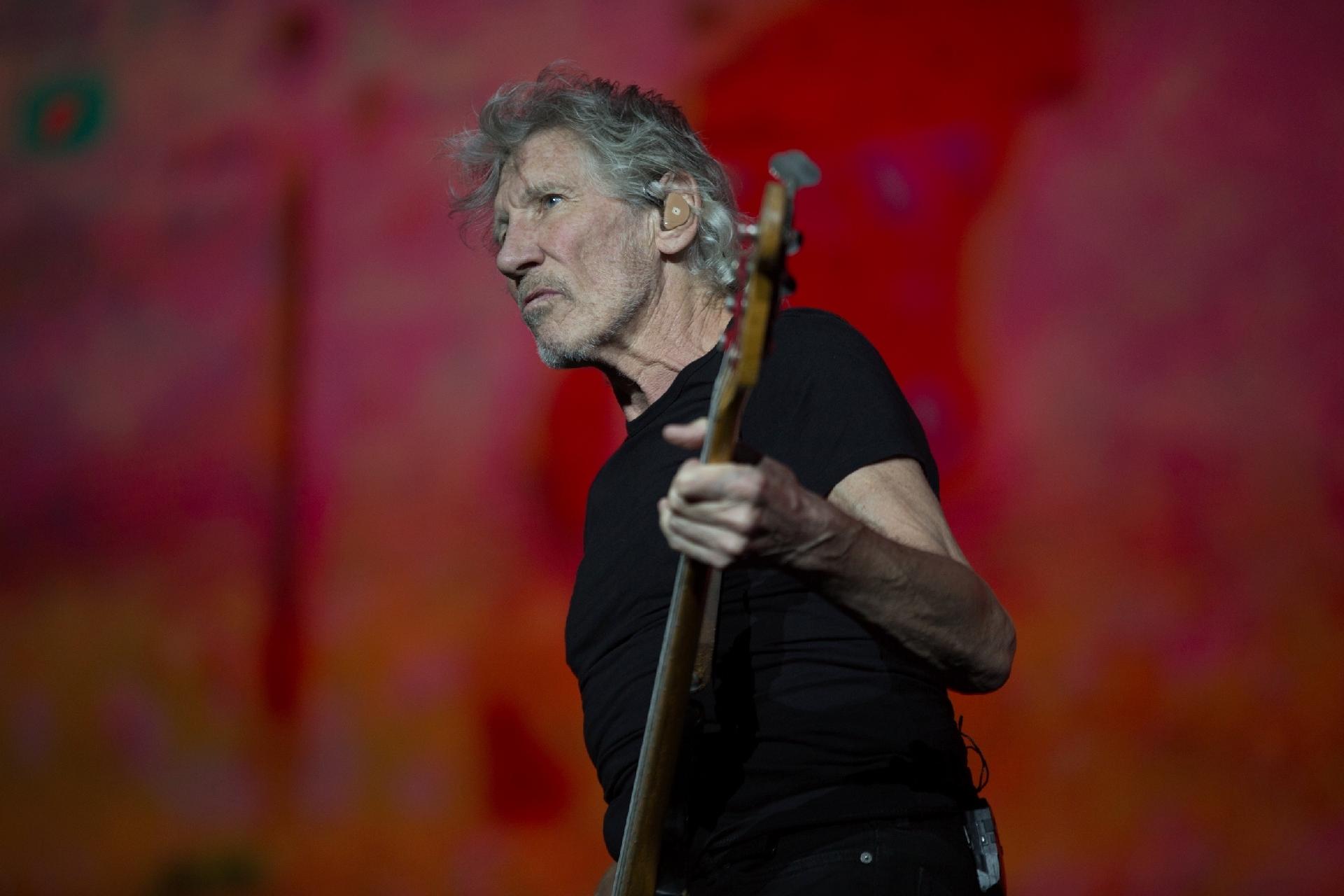 Roger Waters teve o show encurtado pela chuva em Porto Alegre - Leo Caobelli/UOL