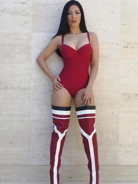 Simaria sensualiza de body vermelho e botas - Reprodução/Instagram