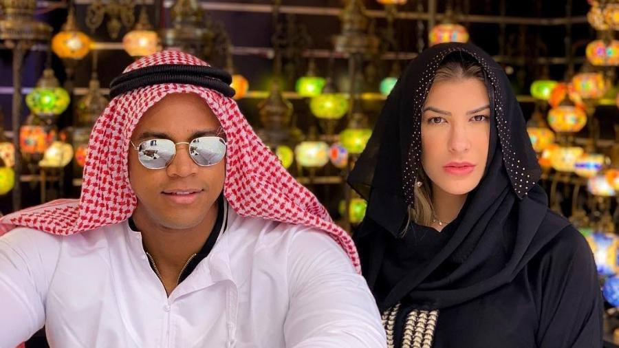 Lorena  revelou aos seus seguidores que foi pedida em casamento por Leo Santana em Dubai - Reprodução/Instagram/@leosantana