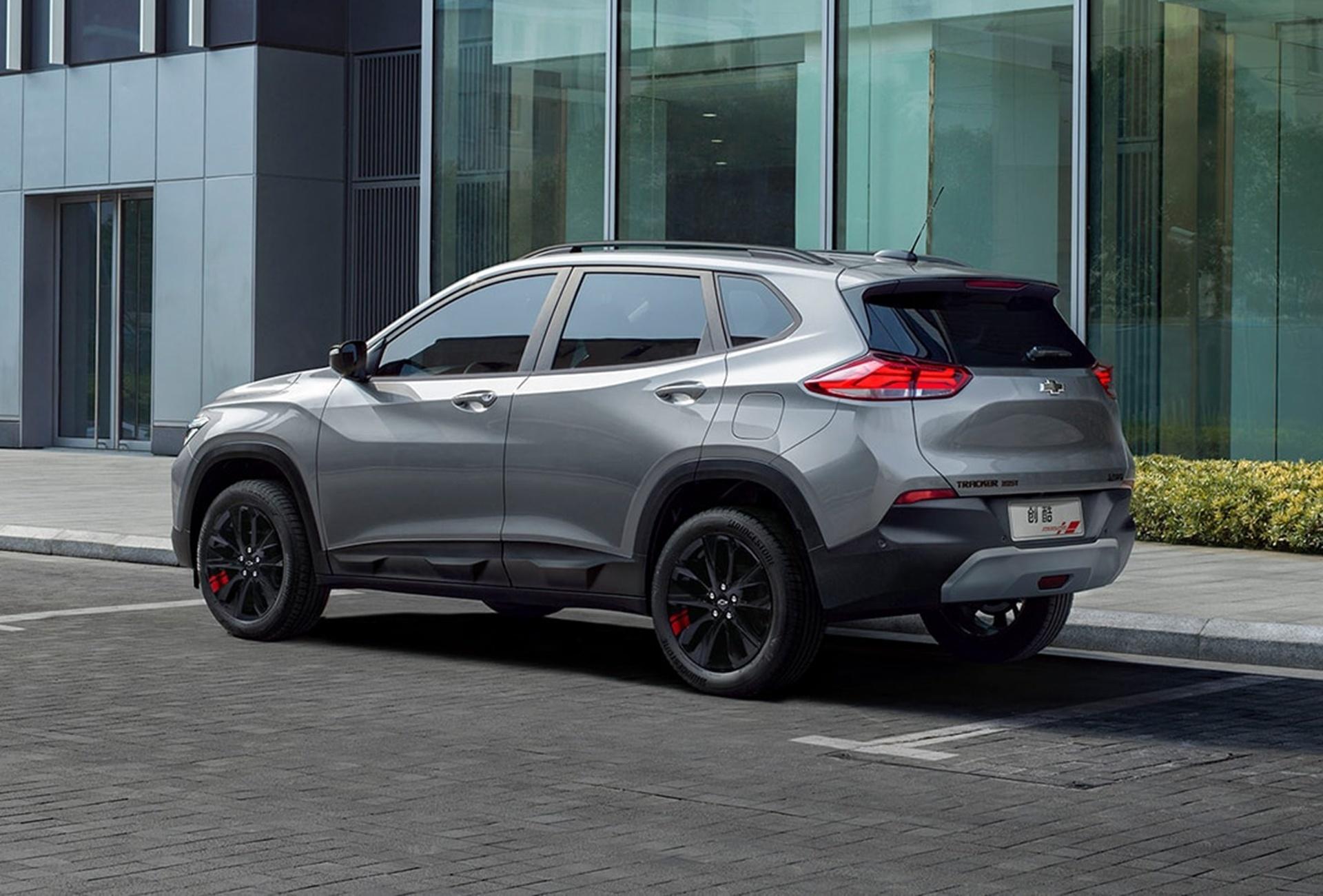 Track 2021. Chevrolet Tracker Red line 2021.