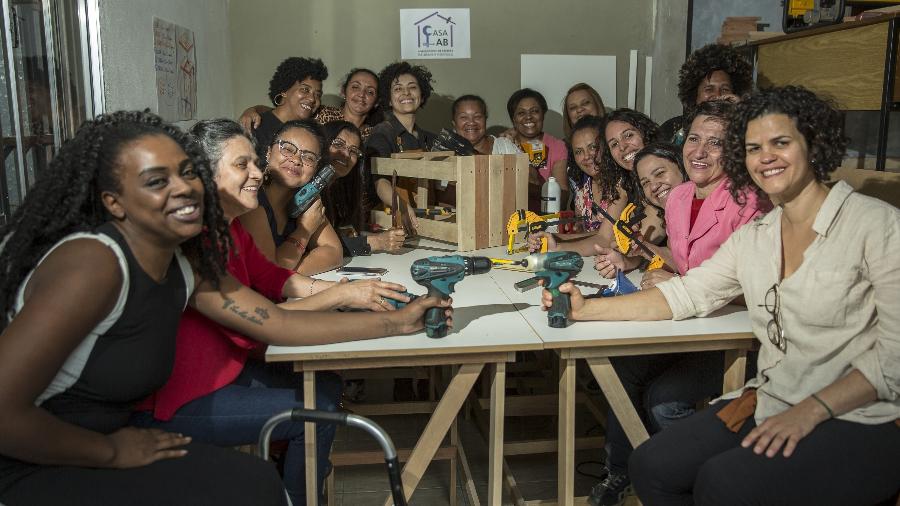 Mulheres no Casa LAB, no Capão Redondo, em São Paulo - Jardiel Carvalho/ECOA
