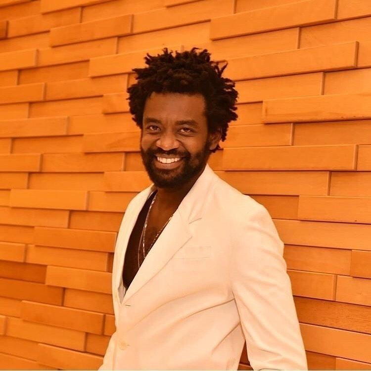 Fabrício Boliveira é Paulo - Reprodução/Instagram