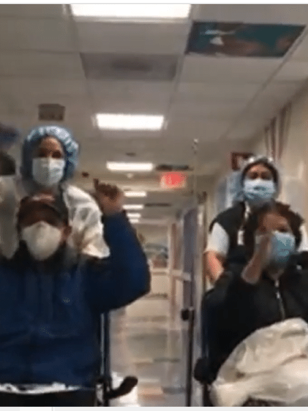 Pacientes internados com coronavírus recebem alta ao som de "Don"t Stop Believin" em um hospital de Nova York - Reprodução