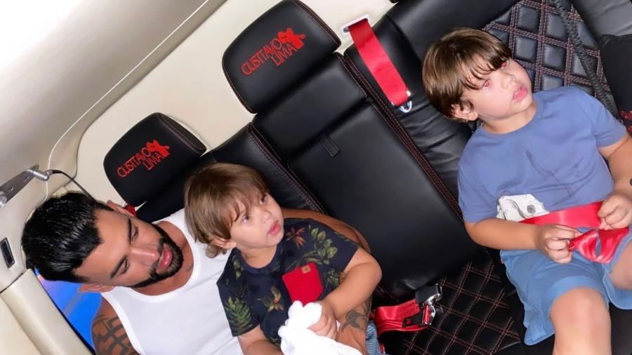 Gusttavo Lima passeia de helicóptero com os filhos - Reprodução/ Instagram @gusttavolima