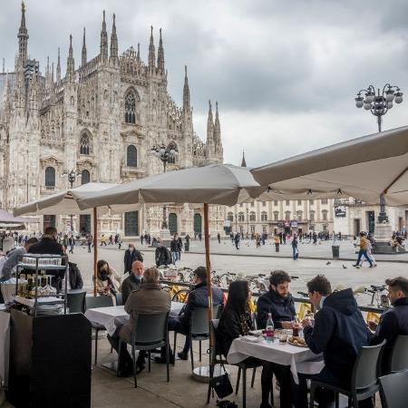 Restaurante no centro de Milão, na itália - Getty Images
