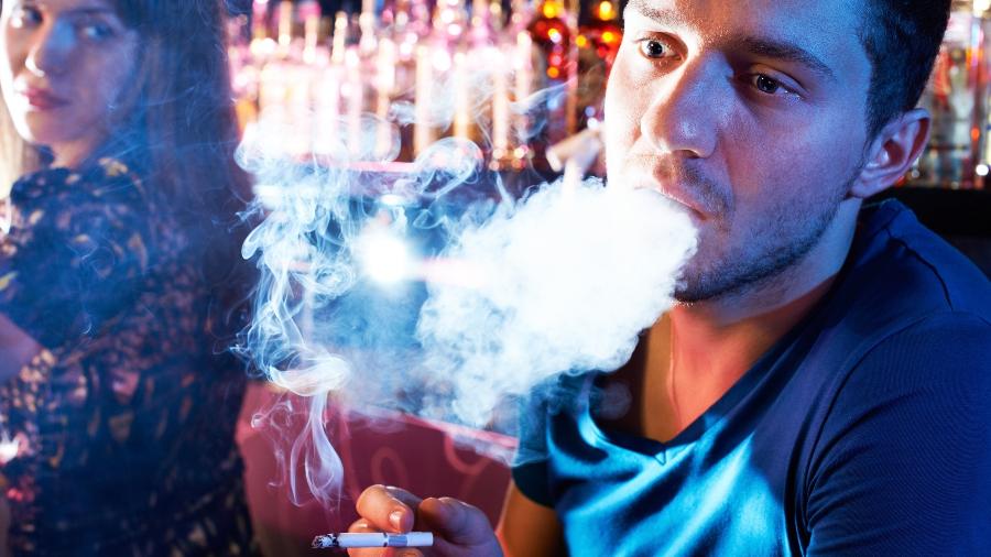 Lei antifumo baniu o cigarro e dentro de bares e resturantes -- e evitou chegar em casa cheirando a fumaça - Getty Images/iStockphoto