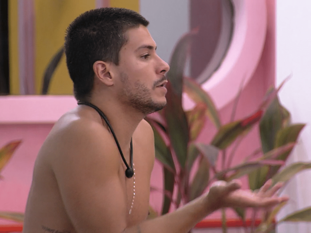 Arthur analisa que fala do Tadeu sobre espontaneidade foi para Vyni